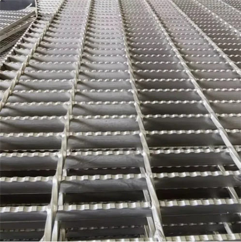 How To Choose Serrated Steel Grating For Industrial Platf...